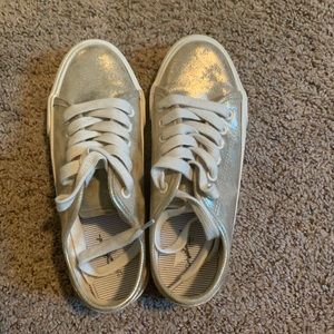 Gold Universal Thread shoes